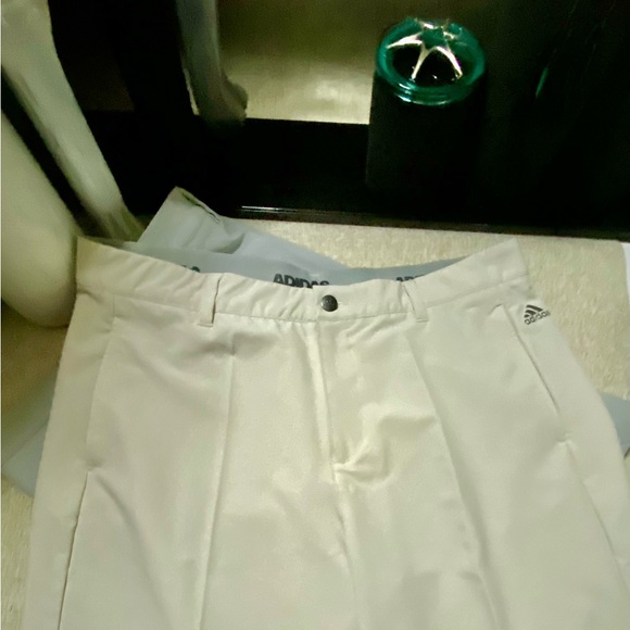 ⛳️ STRETCHY, WATER-REPELLENT GOLF SHORTS MADE IN PART WITH RECYCLED MATERIALS.⛳️ - Picture 10 of 14